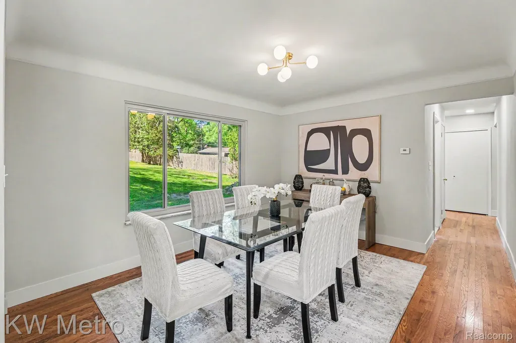 36125 Paddleford Road Farmington Hills City MI 48331