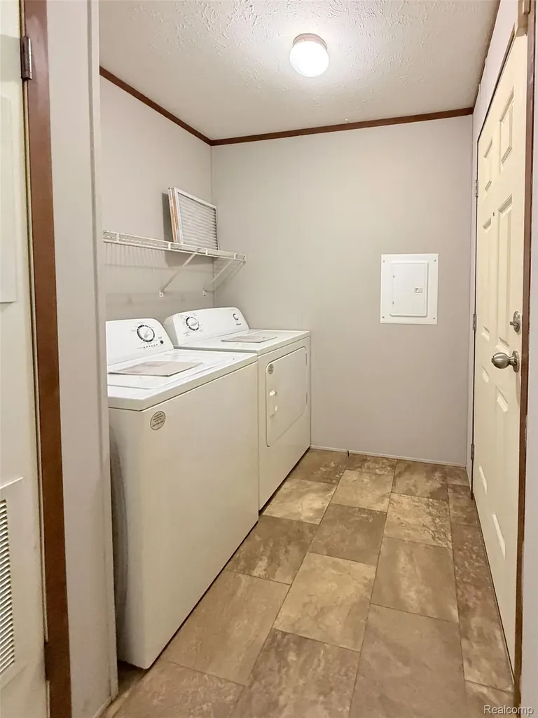 1801 Hawk Drive Kalamazoo City MI 49008