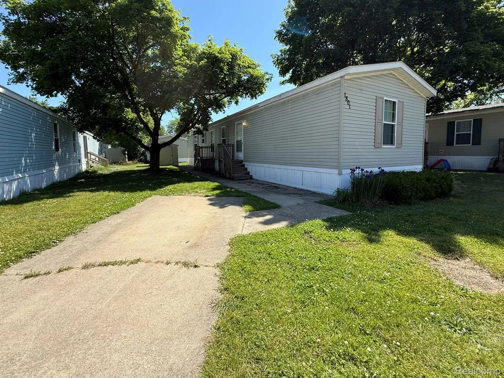 1801 Hawk Drive Kalamazoo City MI 49008