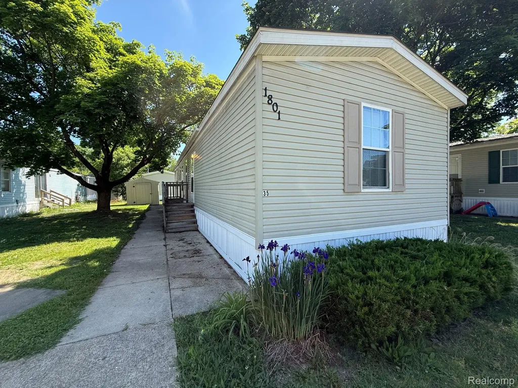 1801 Hawk Drive Kalamazoo City MI 49008