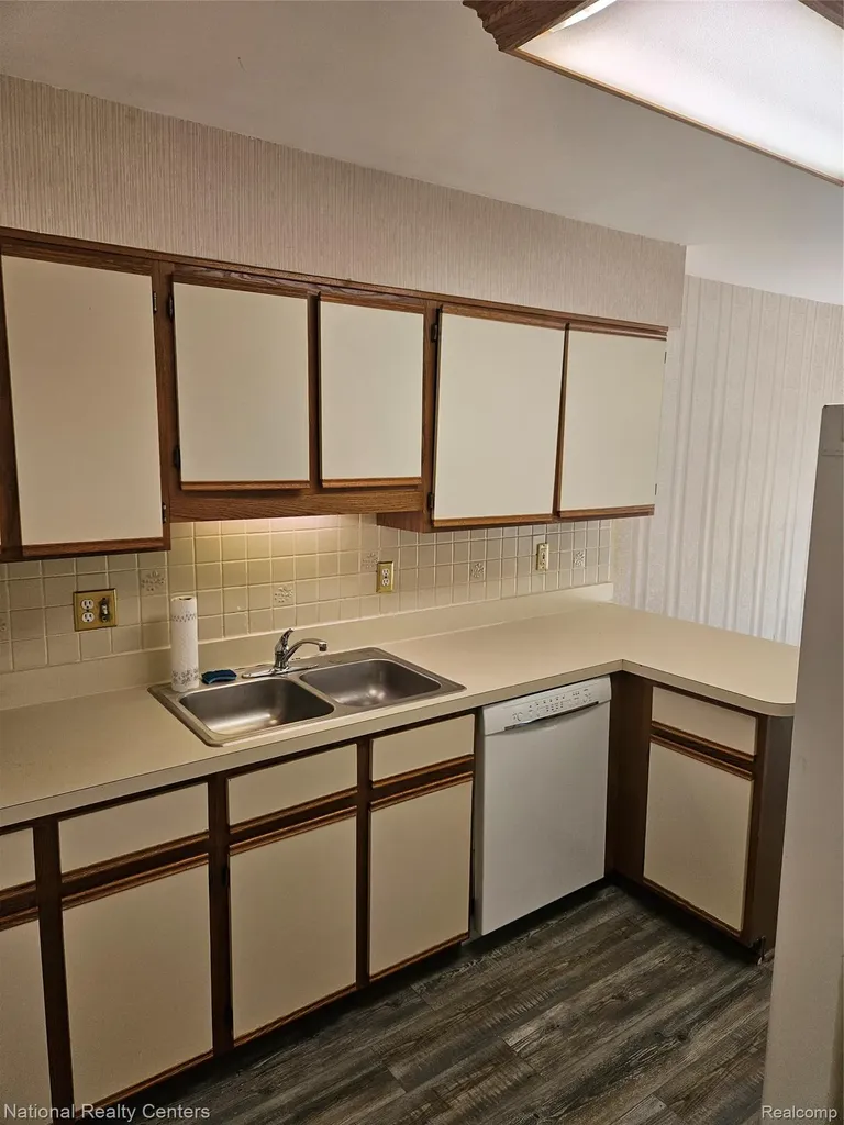 35571 Pheasant Lane Westland City MI 48185