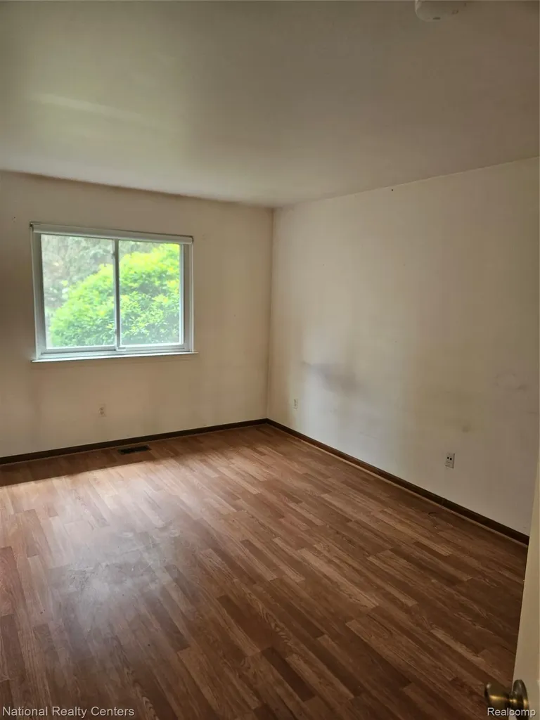 35571 Pheasant Lane Westland City MI 48185