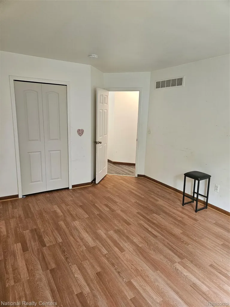35571 Pheasant Lane Westland City MI 48185