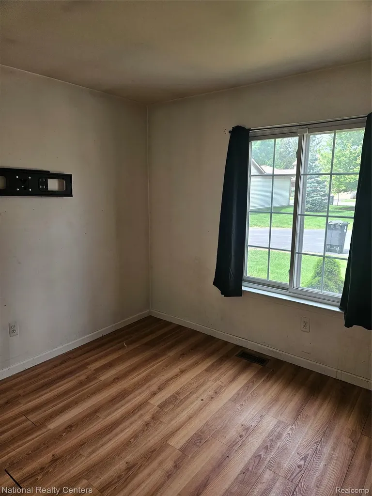 35571 Pheasant Lane Westland City MI 48185