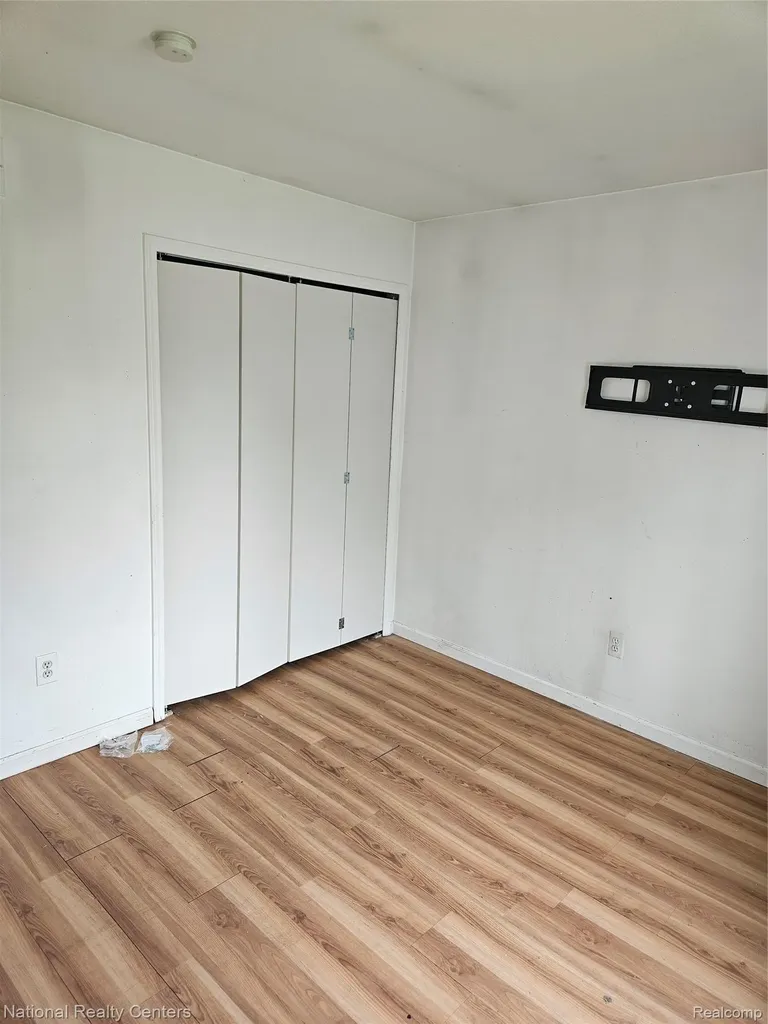 35571 Pheasant Lane Westland City MI 48185