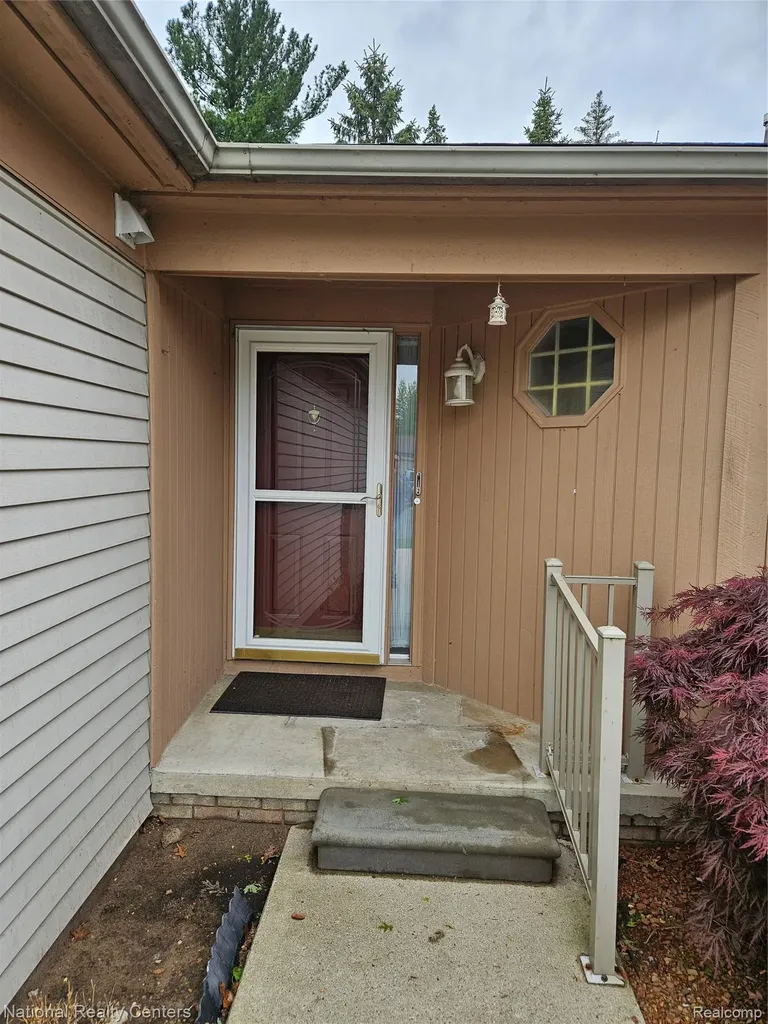 35571 Pheasant Lane Westland City MI 48185