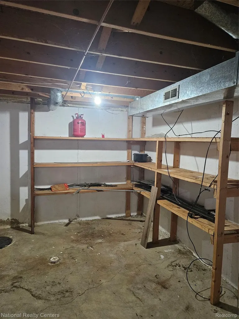 35571 Pheasant Lane Westland City MI 48185