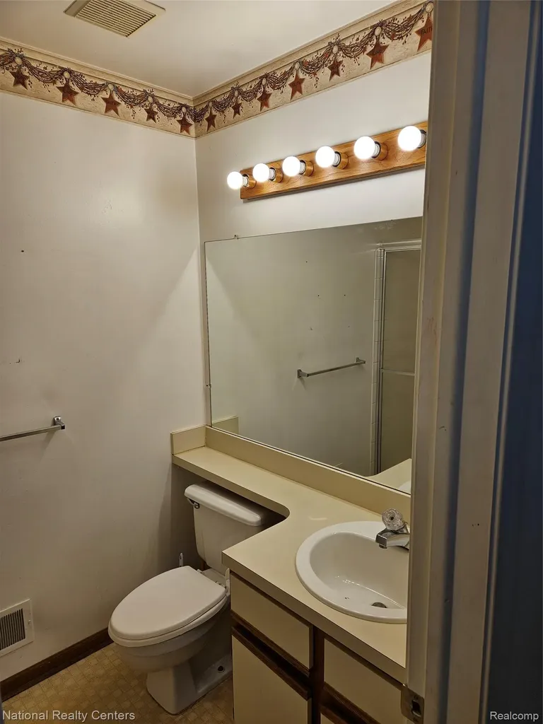 35571 Pheasant Lane Westland City MI 48185