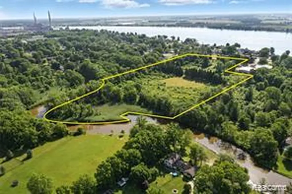 Lot 1 River Road East China Township MI 48054