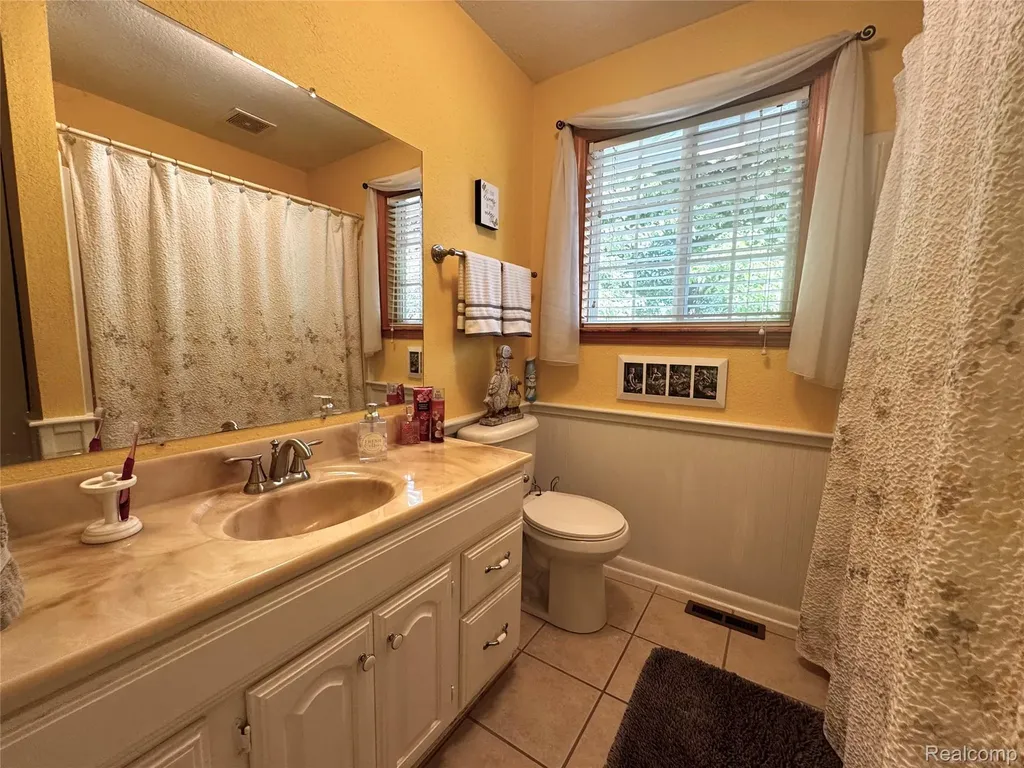 2455 Valley Church Drive Thetford Township MI 48420