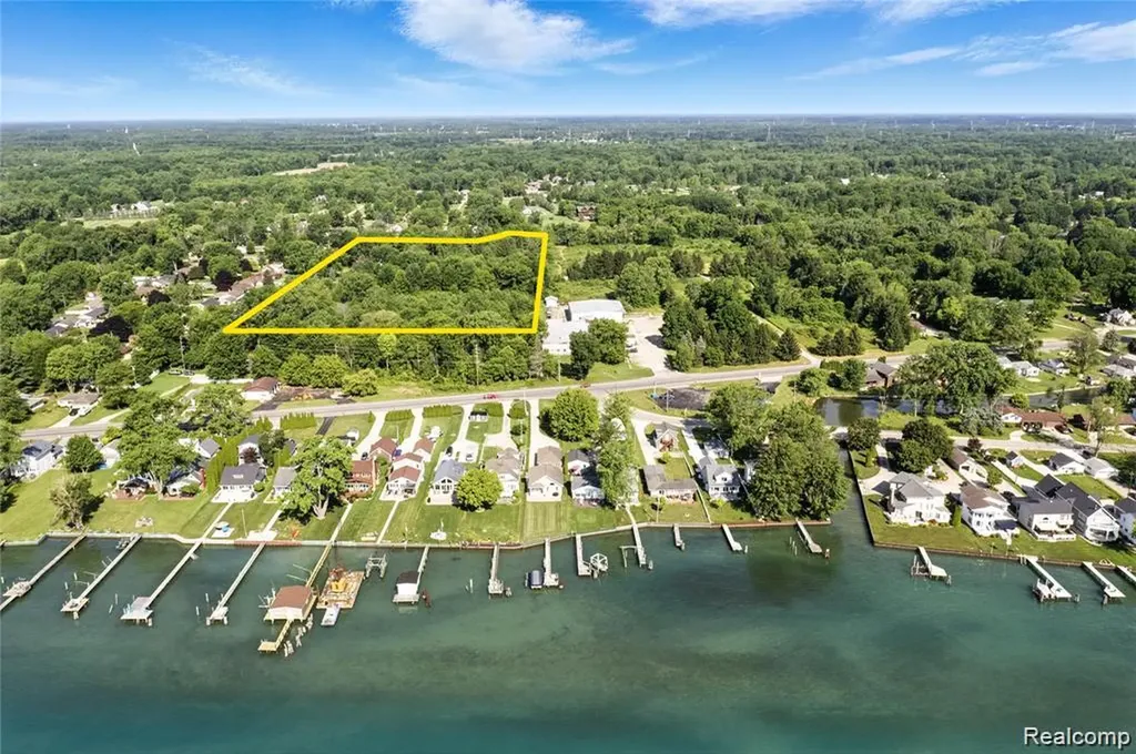 Lot 2 River Road East China Township MI 48054