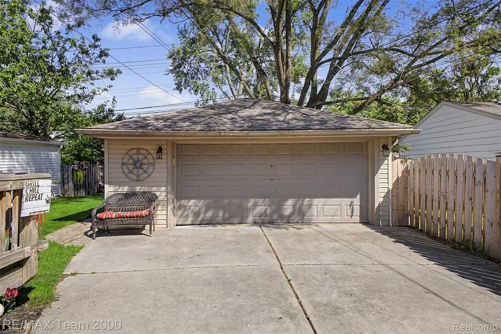 3363 Raymond Avenue Dearborn City MI 48124