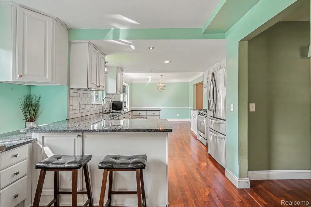 6275 Westmoor Drive Shelby Charter Township MI 48316