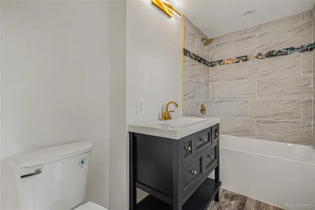 6275 Westmoor Drive Shelby Charter Township MI 48316