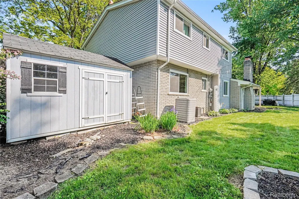 6275 Westmoor Drive Shelby Charter Township MI 48316
