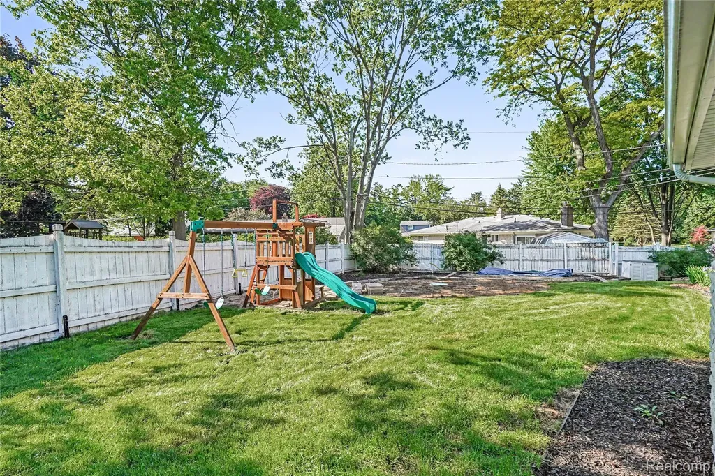 6275 Westmoor Drive Shelby Charter Township MI 48316