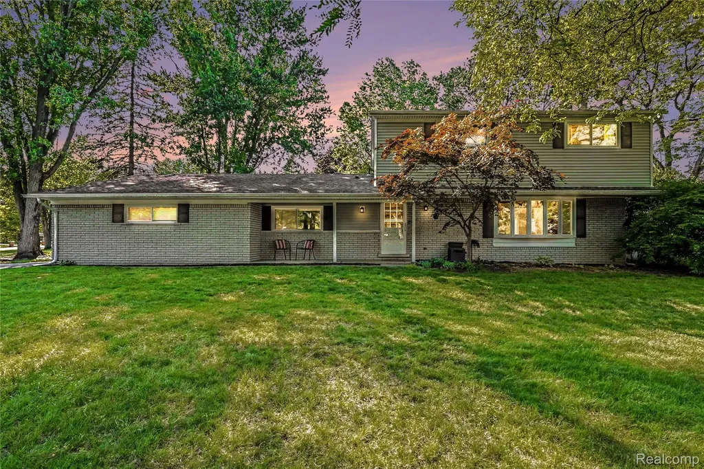6275 Westmoor Drive Shelby Charter Township MI 48316