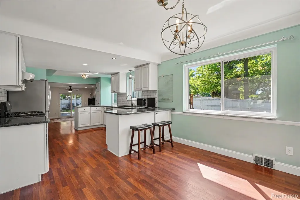 6275 Westmoor Drive Shelby Charter Township MI 48316