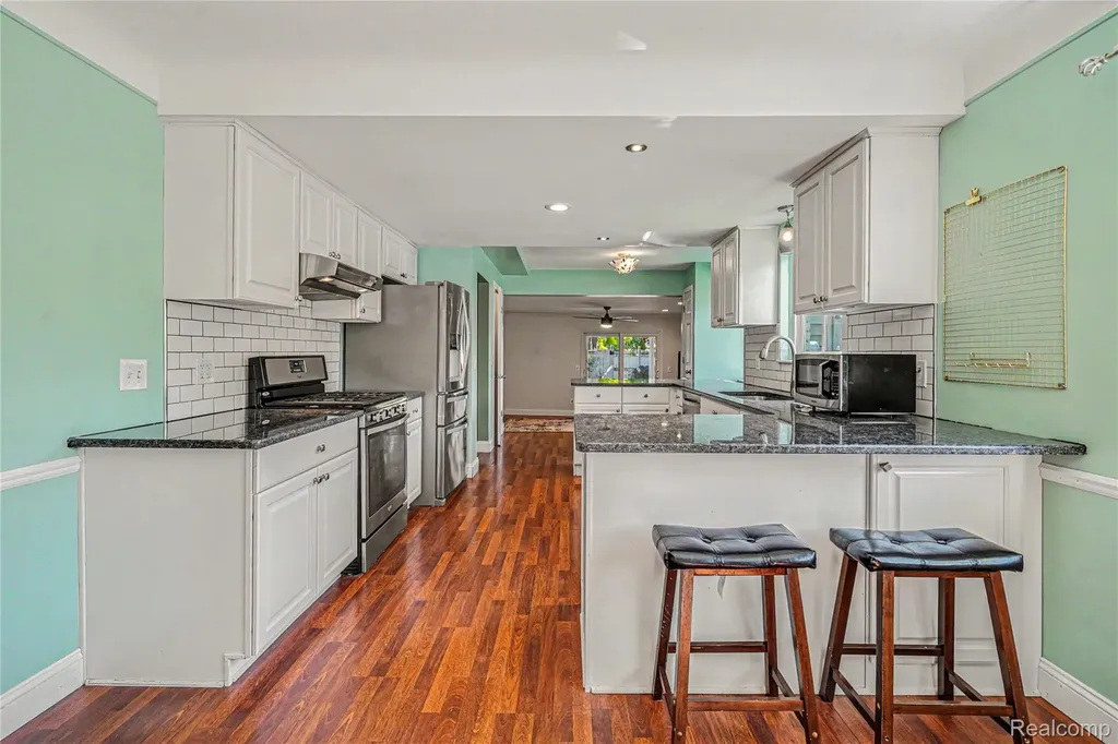 6275 Westmoor Drive Shelby Charter Township MI 48316