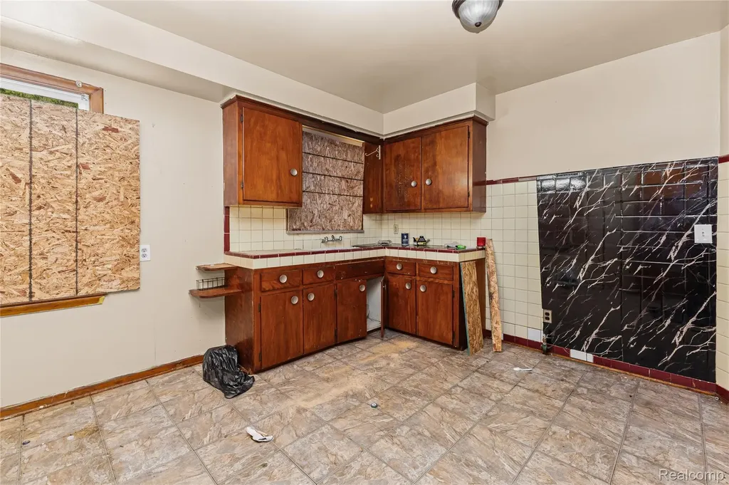 19714 Ryan Road Detroit City MI 48234