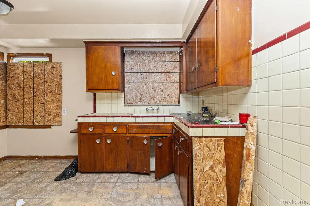 19714 Ryan Road Detroit City MI 48234