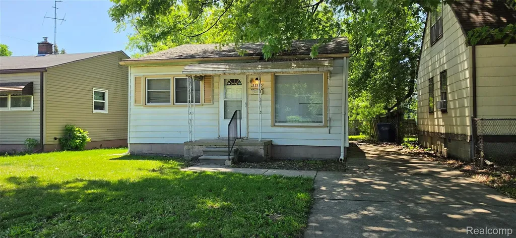 11332 Republic Avenue Warren City MI 48089