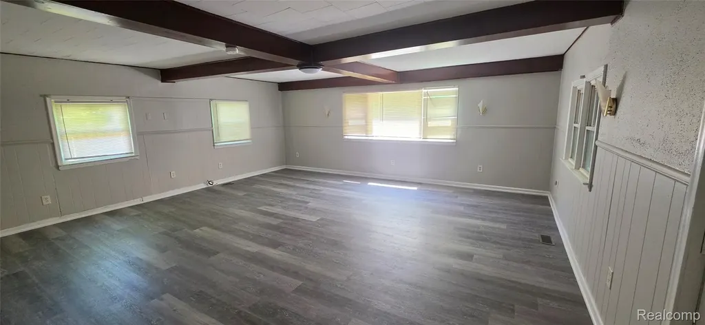 11332 Republic Avenue Warren City MI 48089