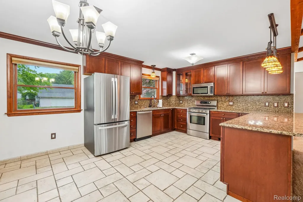 1397 Flamingo Street Wixom City MI 48393
