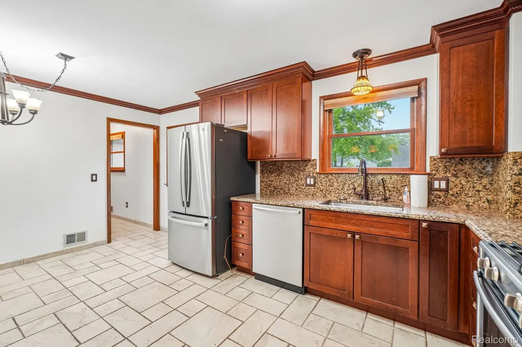 1397 Flamingo Street Wixom City MI 48393