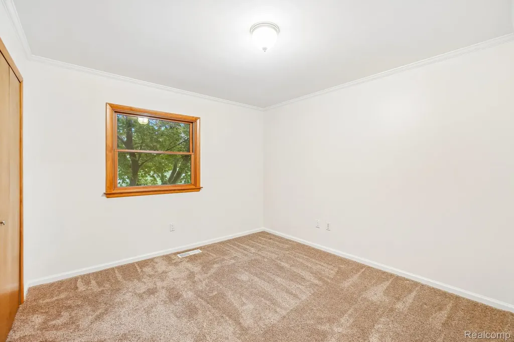 1397 Flamingo Street Wixom City MI 48393