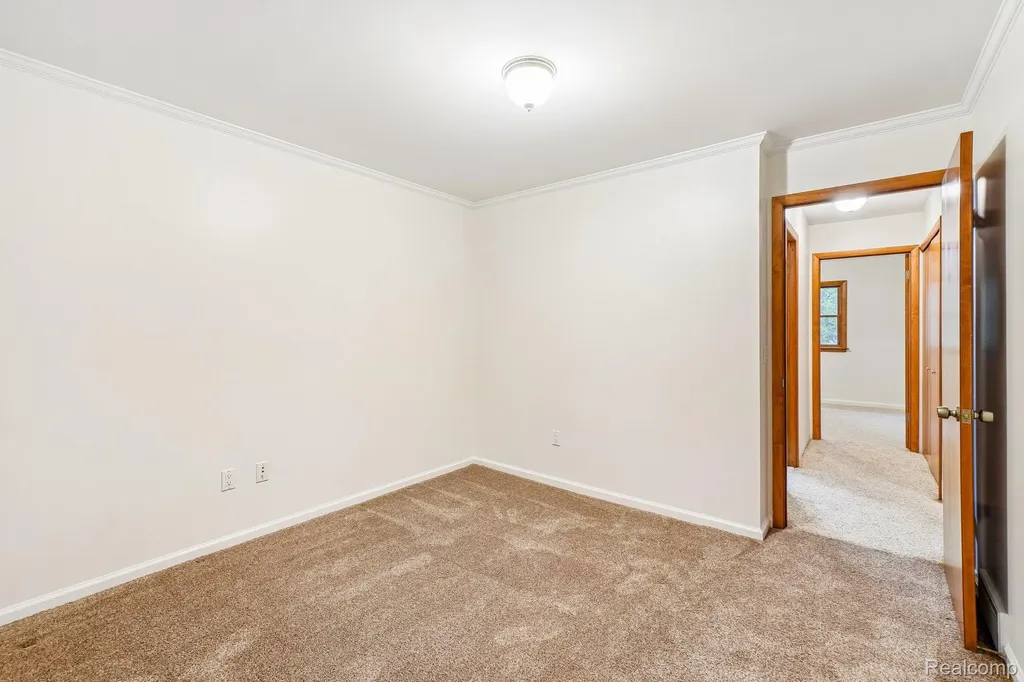 1397 Flamingo Street Wixom City MI 48393