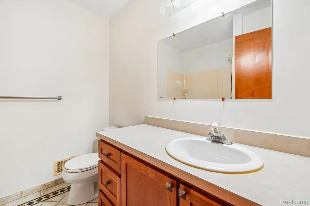1397 Flamingo Street Wixom City MI 48393
