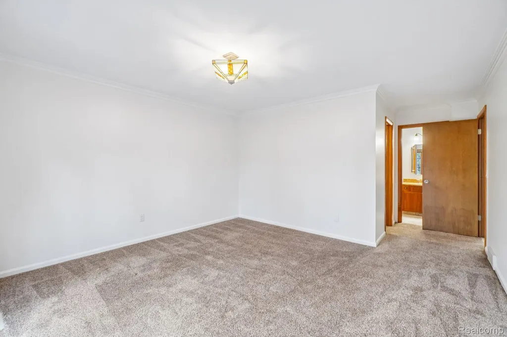 1397 Flamingo Street Wixom City MI 48393