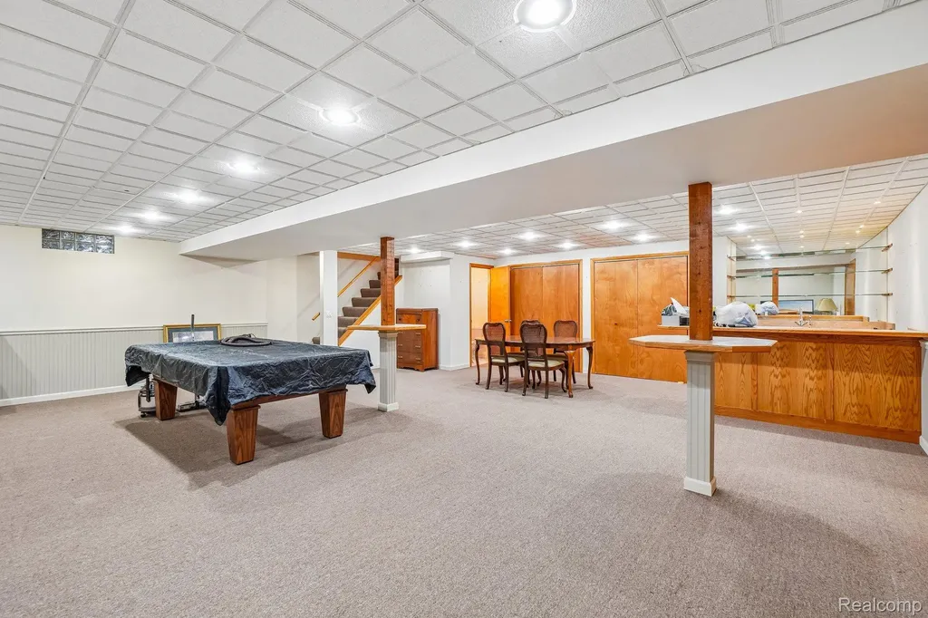 1397 Flamingo Street Wixom City MI 48393