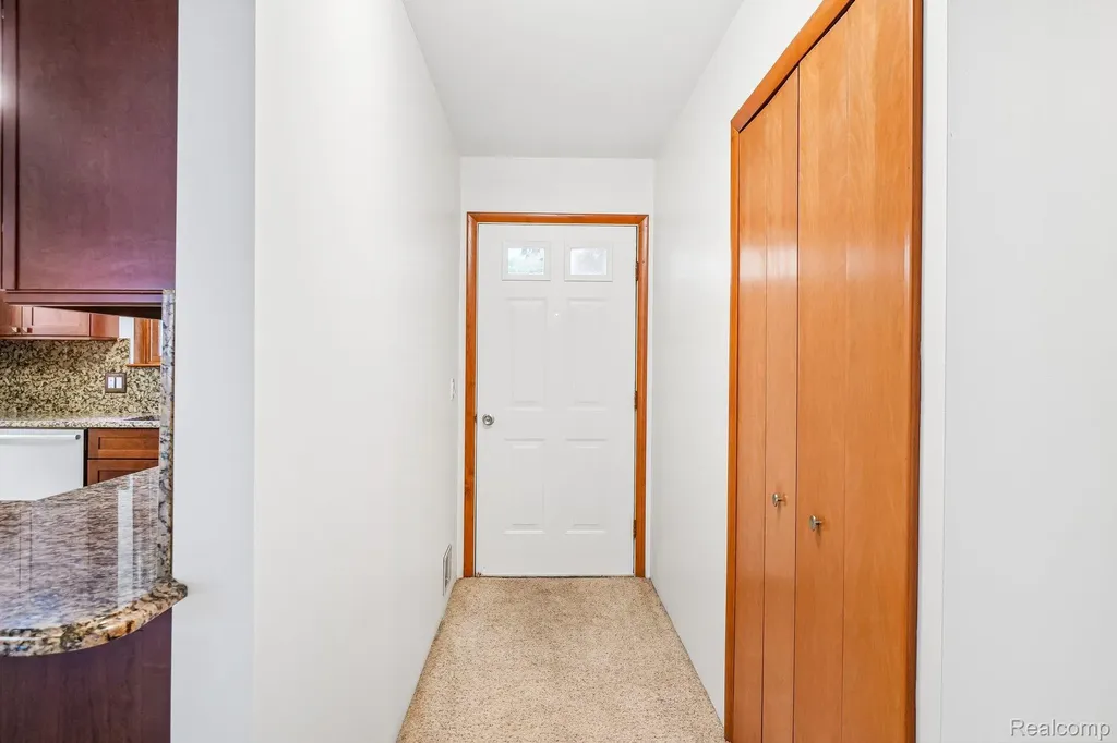 1397 Flamingo Street Wixom City MI 48393