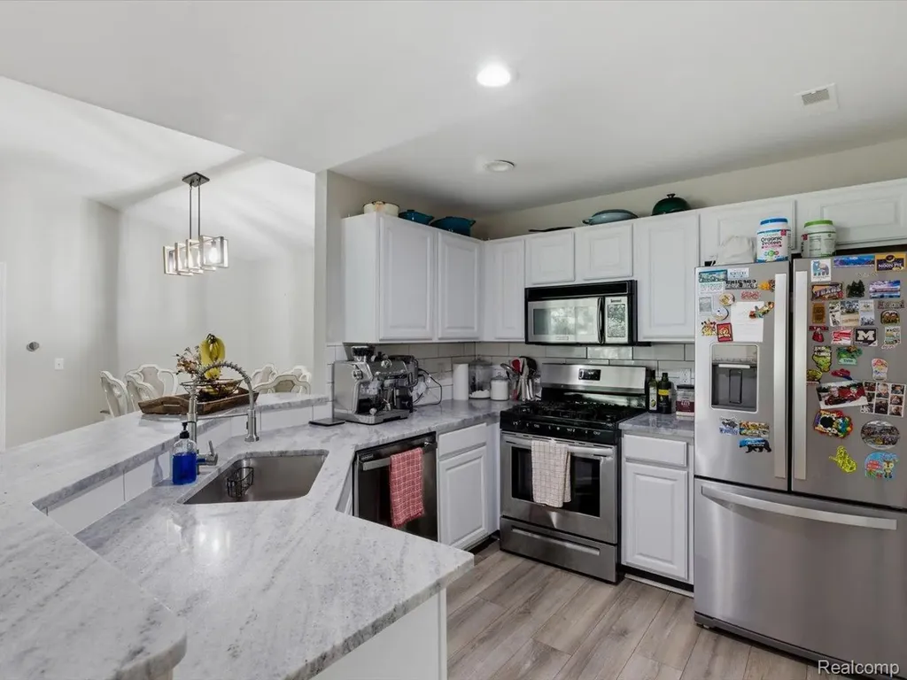 13335 Forest Ridge Boulevard Sterling Heights City MI 48313