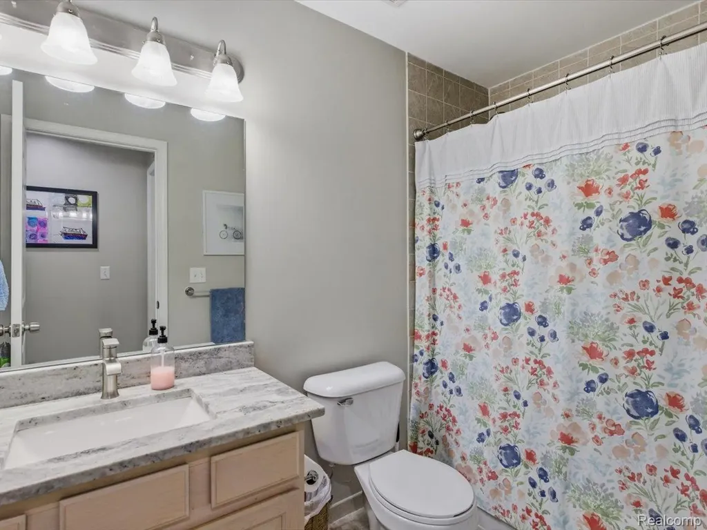 13335 Forest Ridge Boulevard Sterling Heights City MI 48313