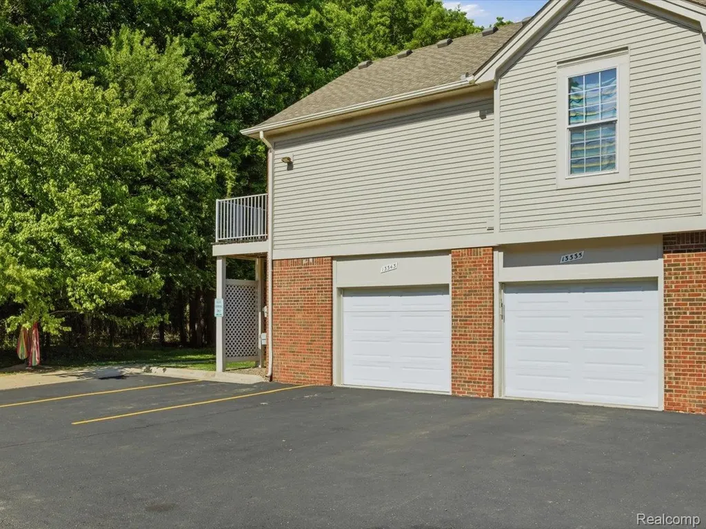 13335 Forest Ridge Boulevard Sterling Heights City MI 48313