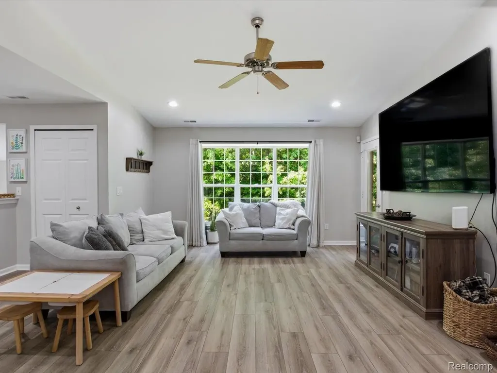 13335 Forest Ridge Boulevard Sterling Heights City MI 48313