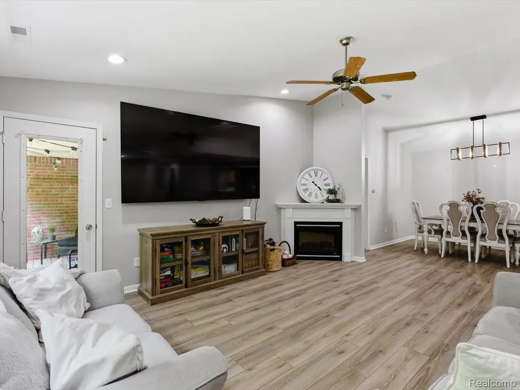 13335 Forest Ridge Boulevard Sterling Heights City MI 48313