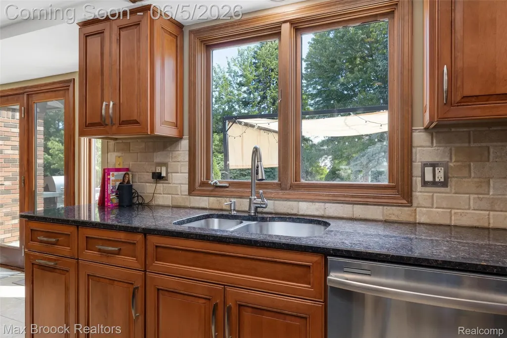 2773 Winter Park Road Rochester Hills City MI 48309