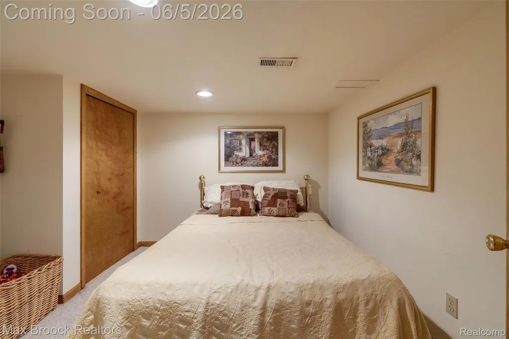2773 Winter Park Road Rochester Hills City MI 48309