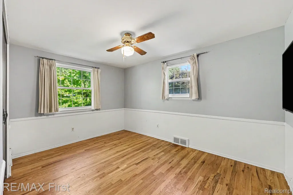 60 Hillcrest Boulevard York Charter Township MI 48197