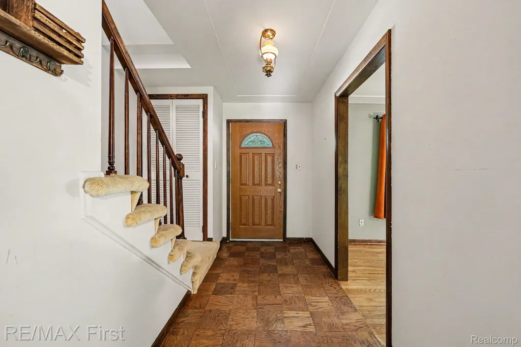 60 Hillcrest Boulevard York Charter Township MI 48197