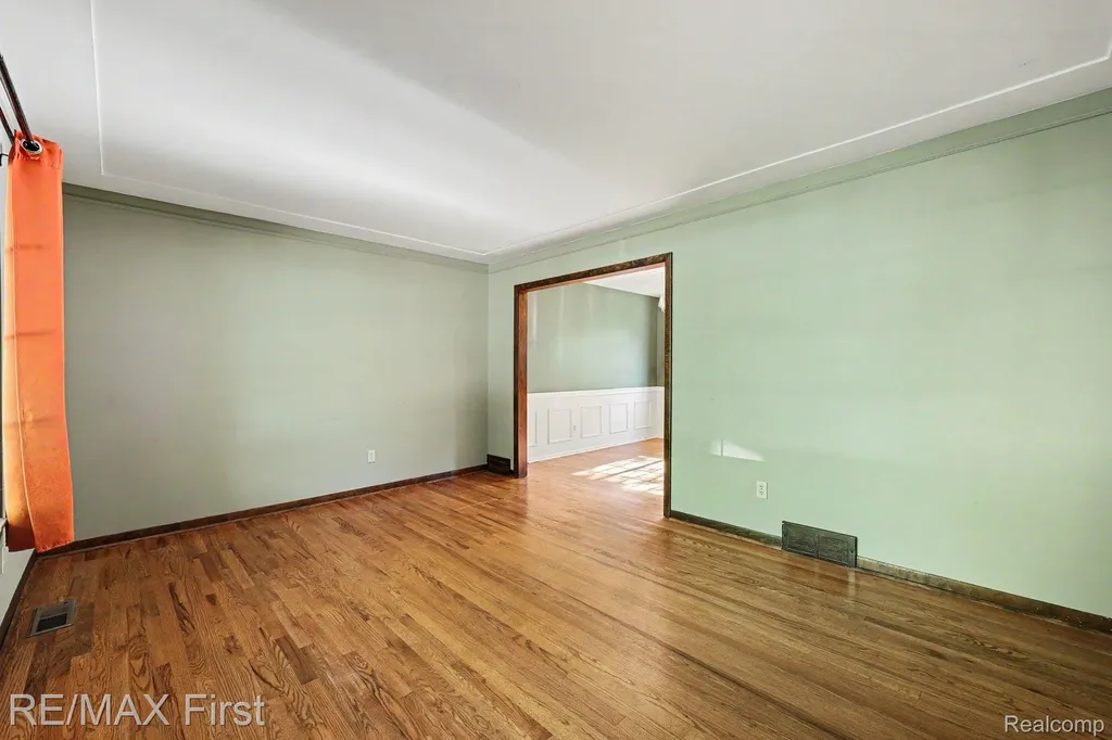 60 Hillcrest Boulevard York Charter Township MI 48197