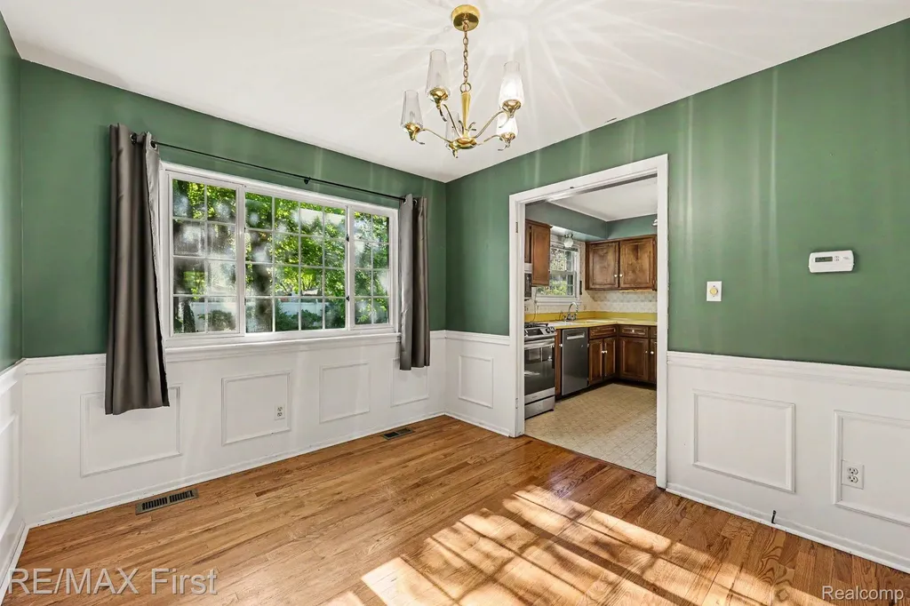 60 Hillcrest Boulevard York Charter Township MI 48197