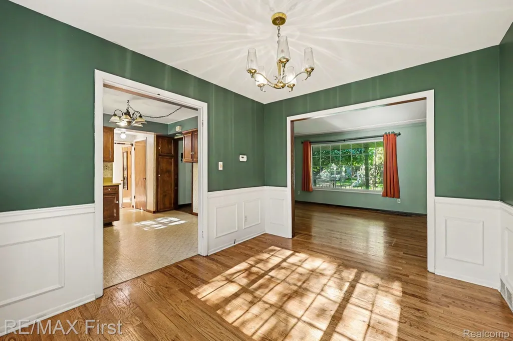 60 Hillcrest Boulevard York Charter Township MI 48197