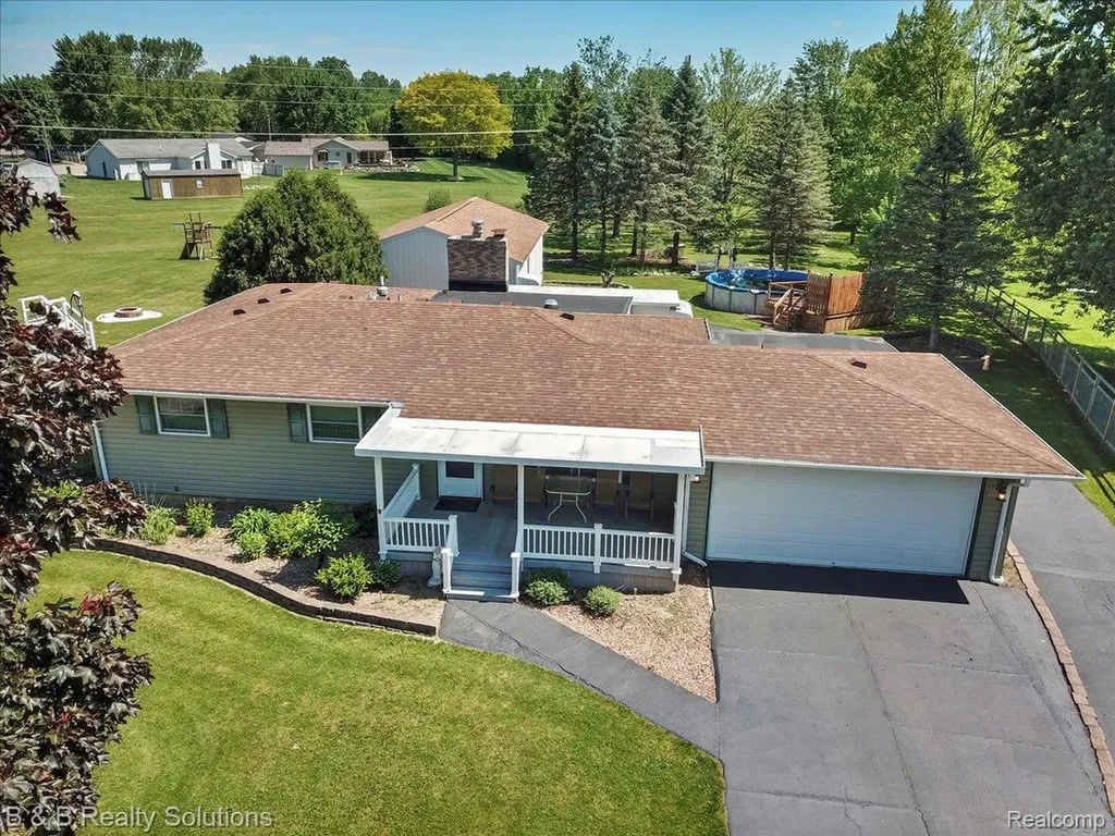 6229 Cold Spring Trail Grand Blanc Charter Township MI 48439