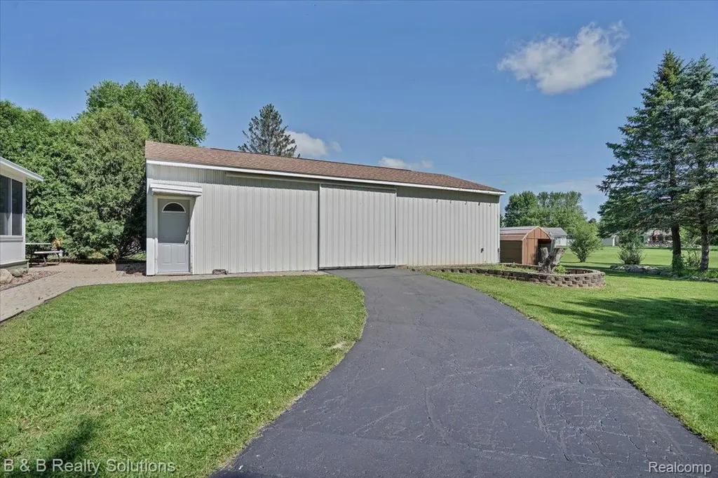 6229 Cold Spring Trail Grand Blanc Charter Township MI 48439