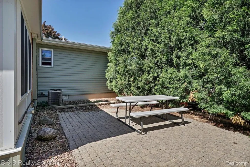 6229 Cold Spring Trail Grand Blanc Charter Township MI 48439